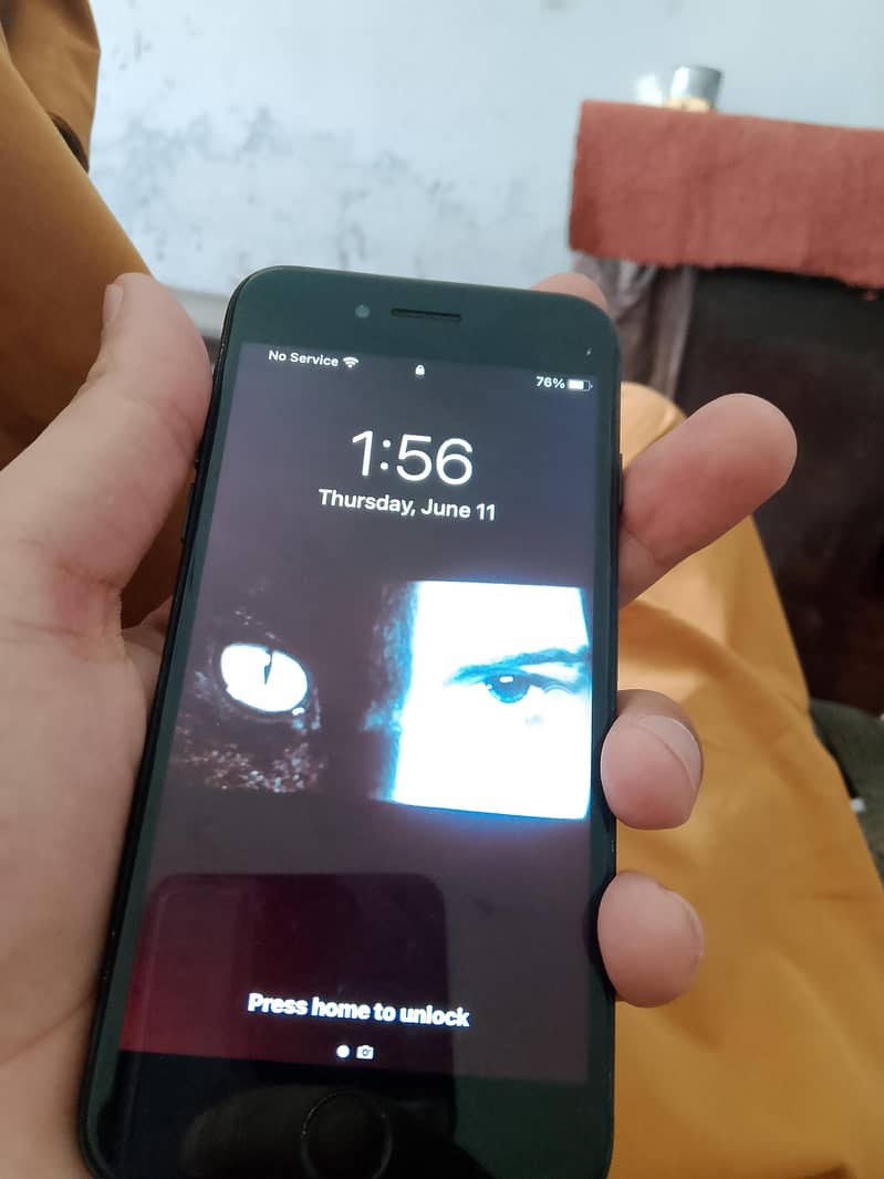 Apple iPhone 7 3