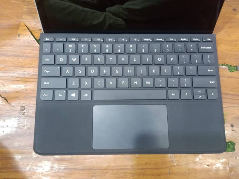 surface 8/128 2