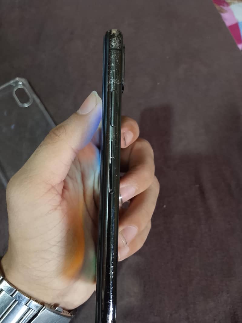 Apple iPhone X 4
