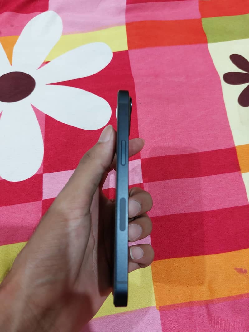 Apple iPhone 13 3