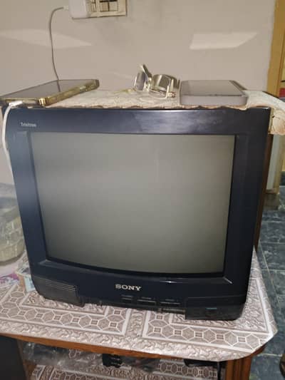 one tv and tv troli