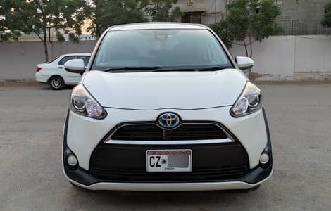 Toyota Sienta G hybrid pearl white 2016/2021 in original condition.