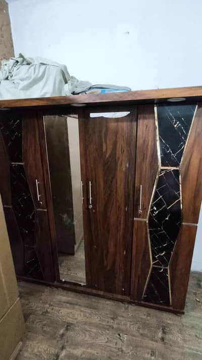 sale bed set  (bed with 2 draws set  ,Almari, dressing )