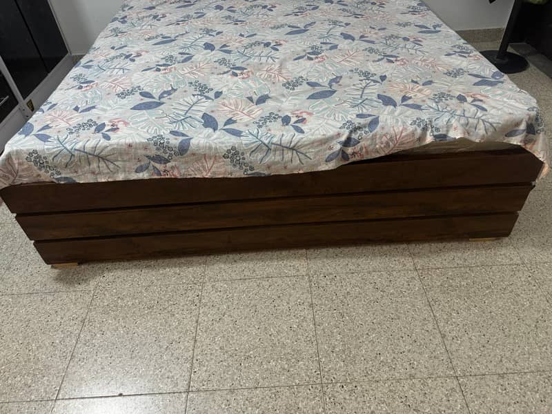 King size bed 1