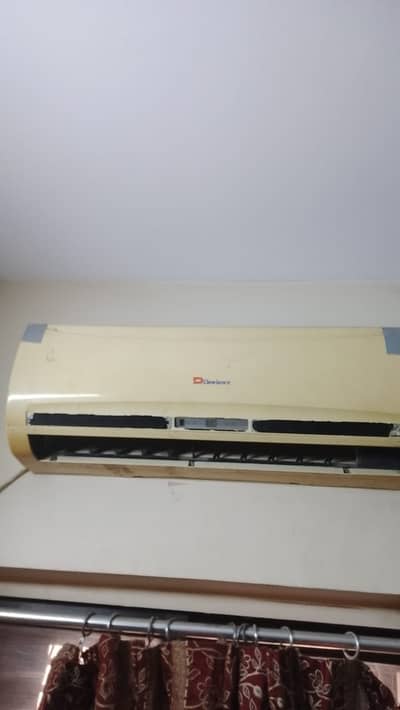 Dawlance 1 Ton Split Air Conditioner – Excellent Condition