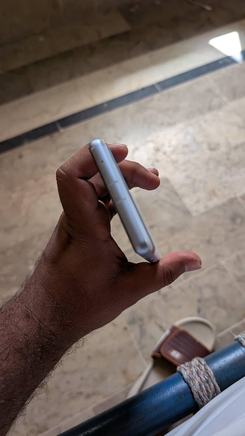 Google Pixel 7a 2