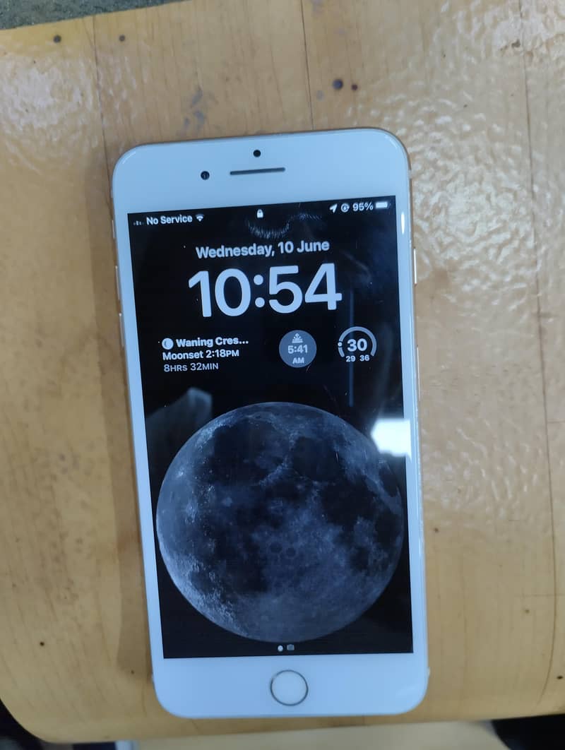 Apple iPhone 8 Plus 0