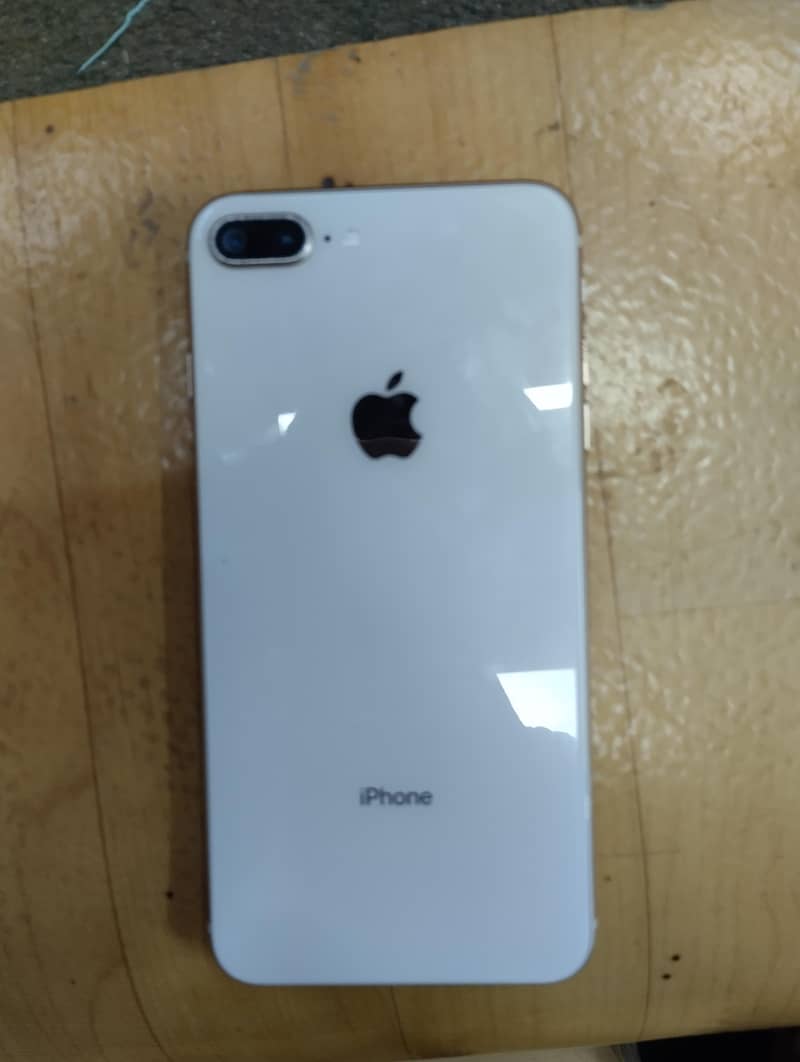 Apple iPhone 8 Plus 1