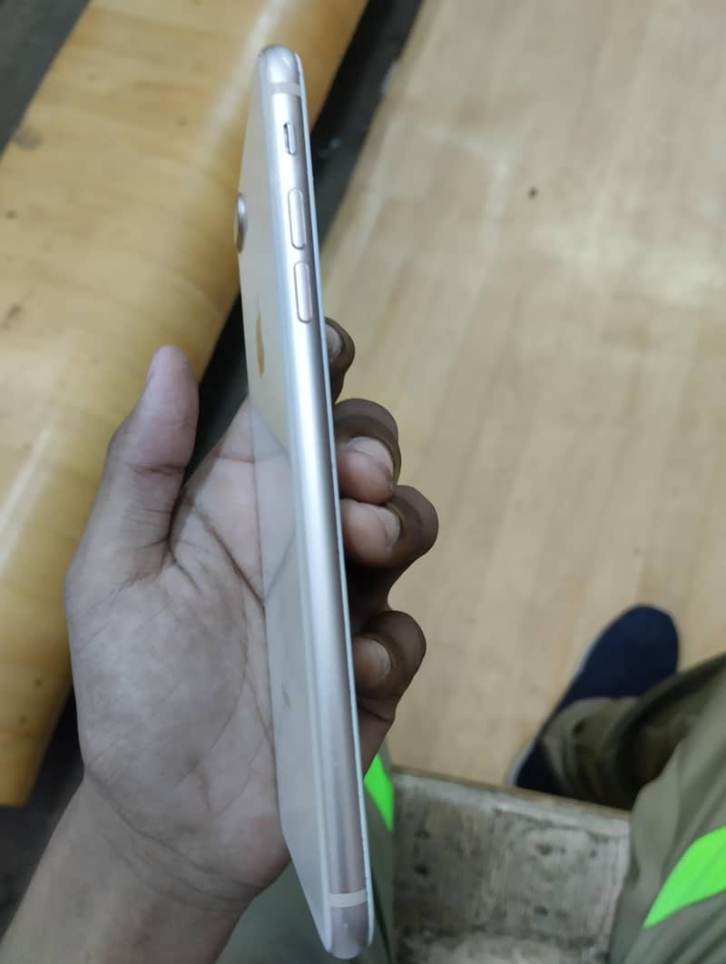 Apple iPhone 8 Plus 2