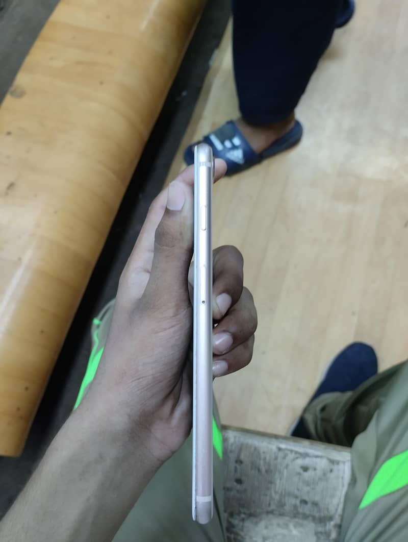 Apple iPhone 8 Plus 5