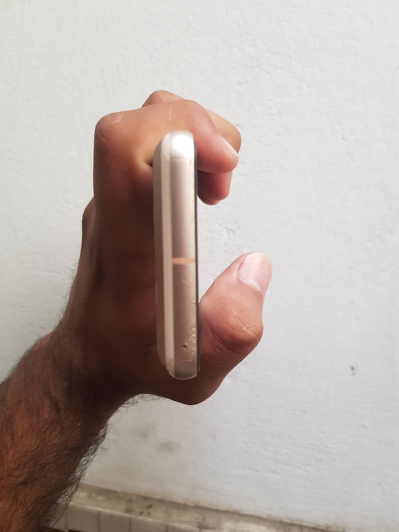 Google Pixel 8 4
