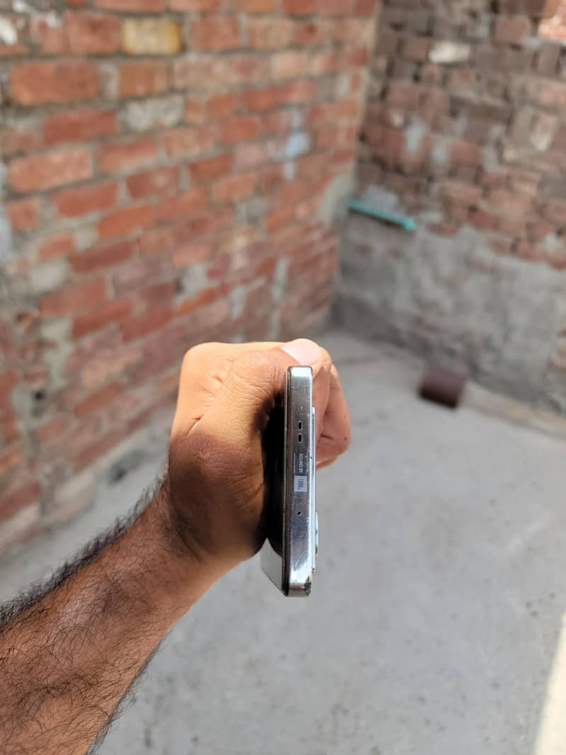 Infinix Note 40 4