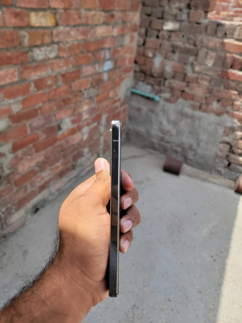 Infinix Note 40 5