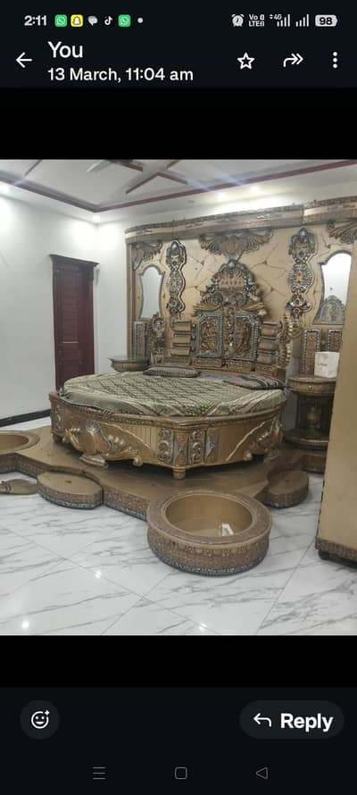 new condition bed with flore with side tables with dressing table