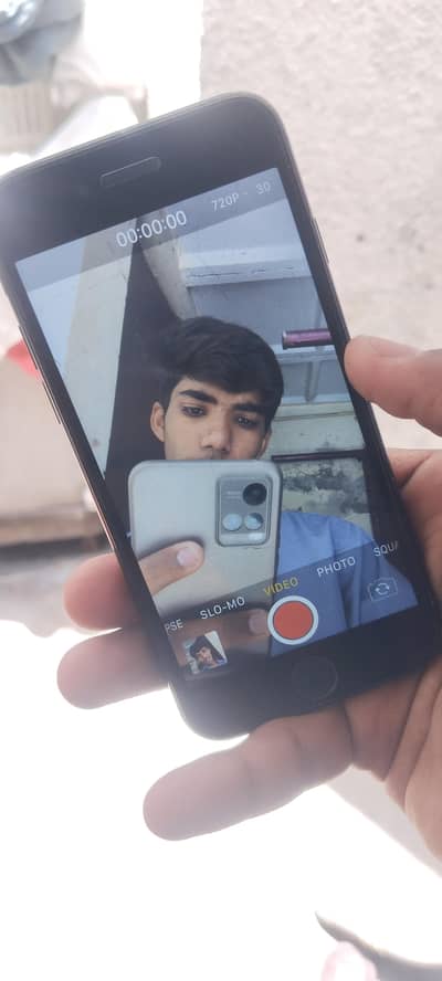 Apple iPhone 7