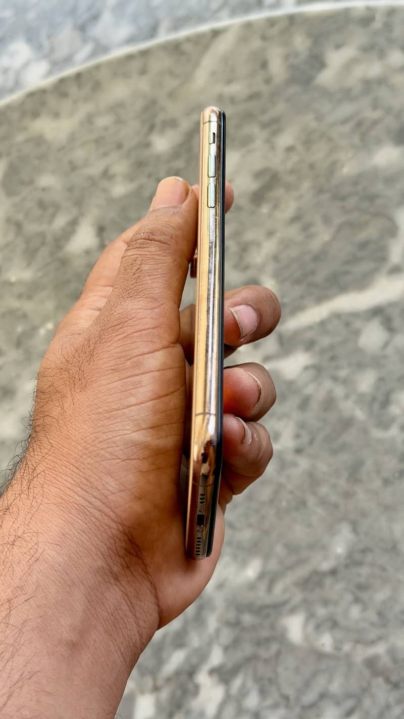 Iphone Xs 4