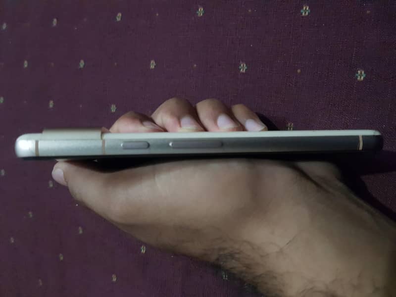 Google Pixel 8 7
