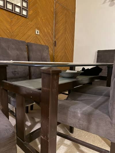 6 seater- dining table