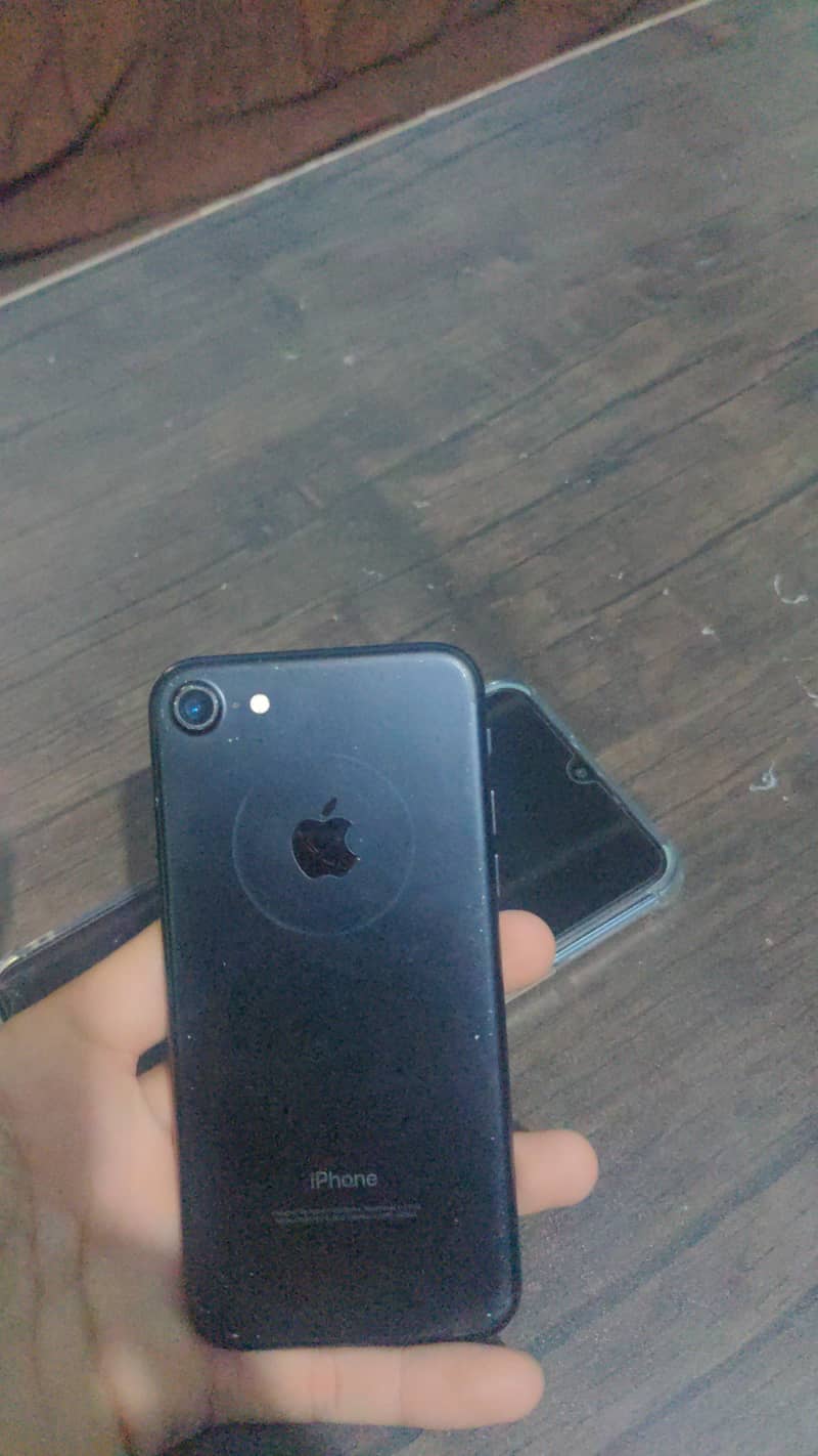 Apple iPhone 7 1