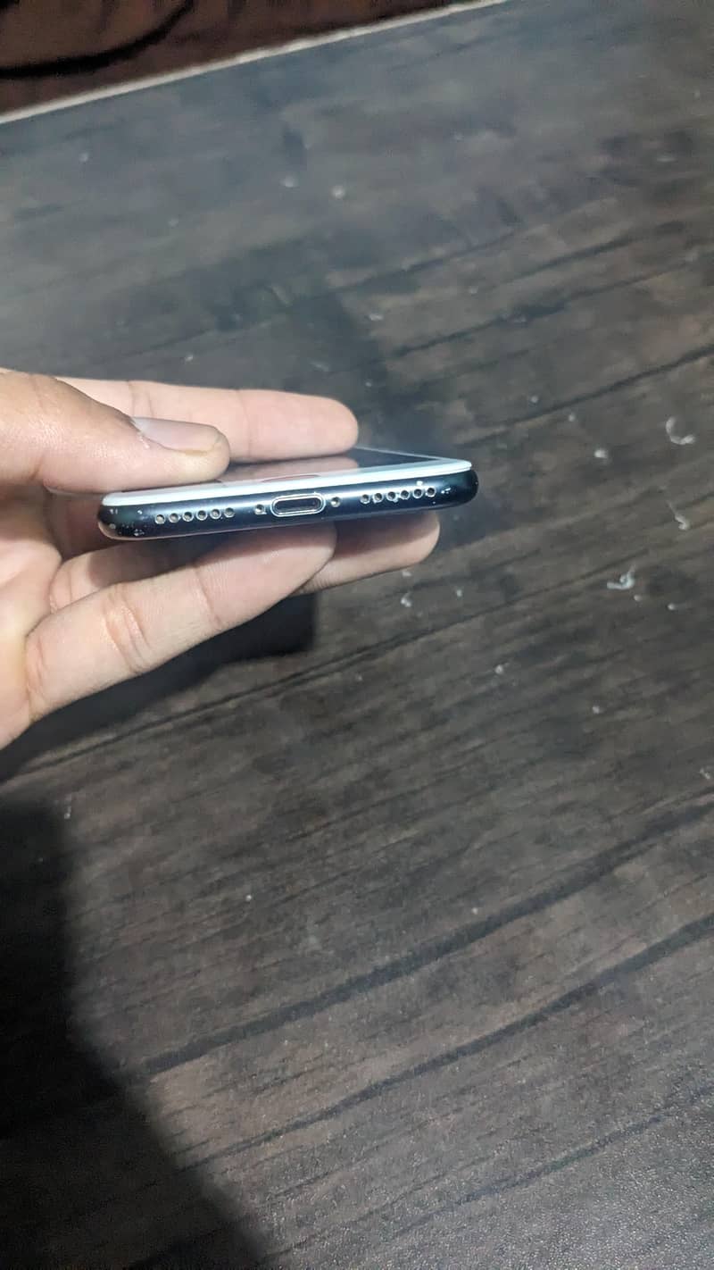 Apple iPhone 7 5