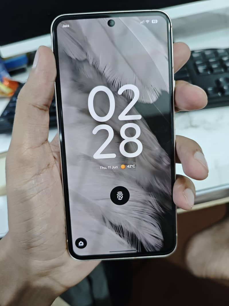 Google Pixel 8 5