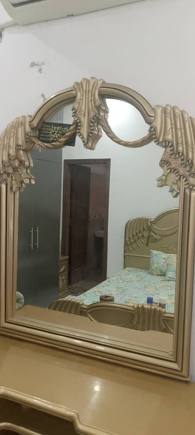 Dressing table