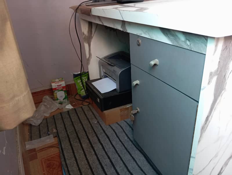 office Work Table New Condition 2
