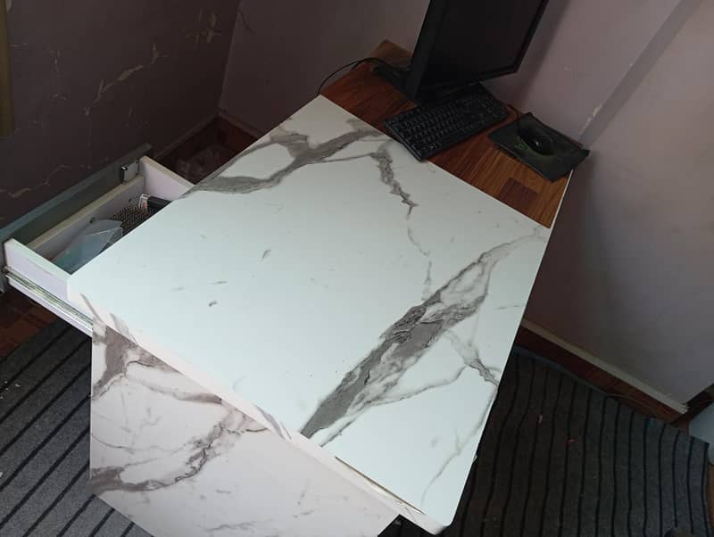 office Work Table New Condition 3