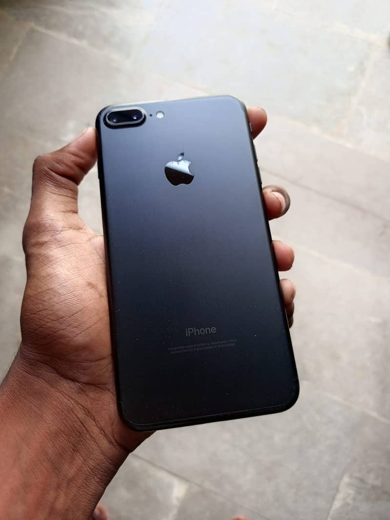 Apple iPhone 7 Plus 2