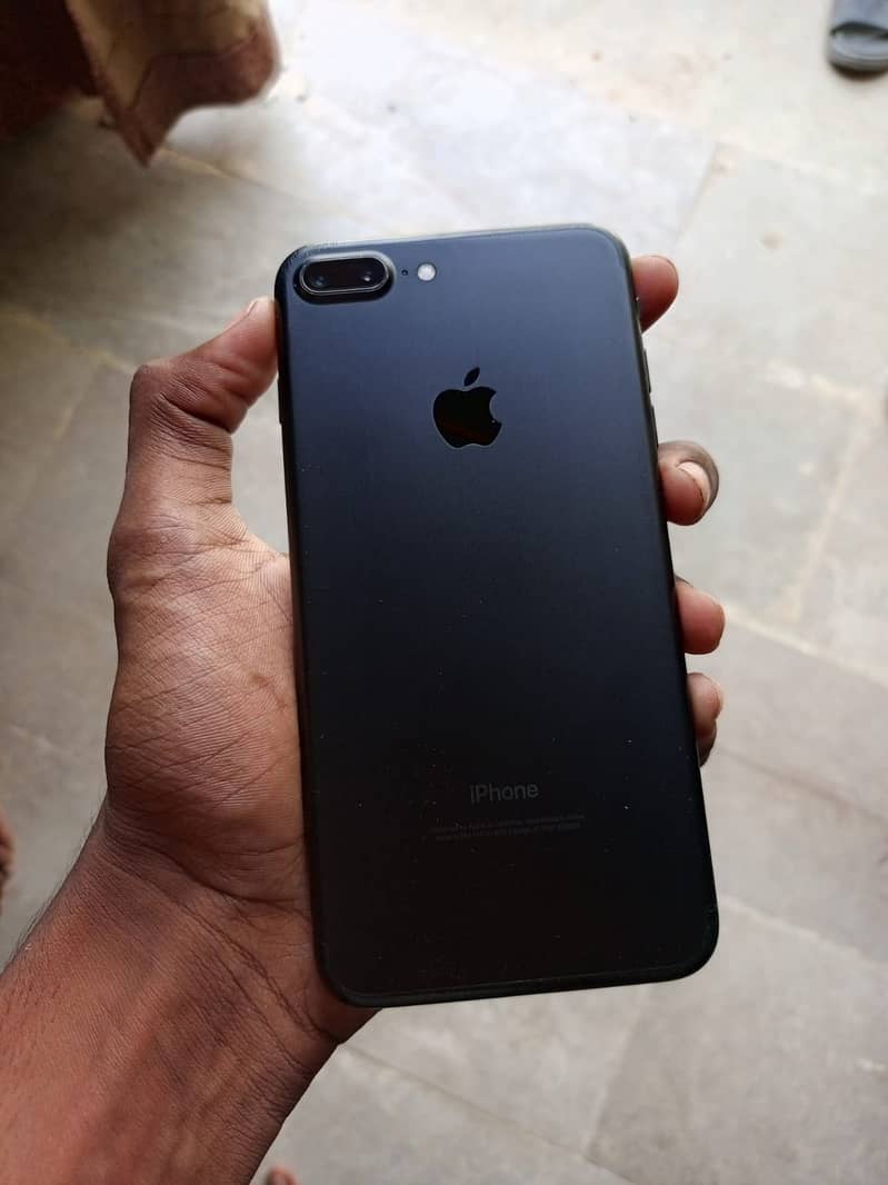 Apple iPhone 7 Plus 4