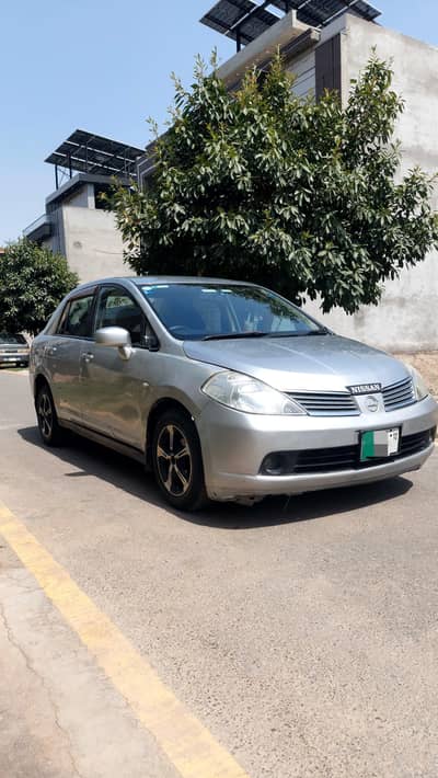Nissan Tiida 2007