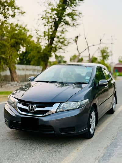 Honda city 2020 model Automatic transmission. Total genuine body.