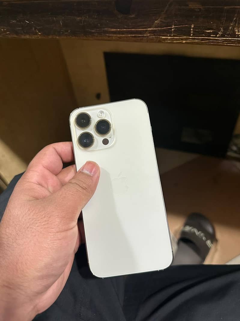 iPhone 14 Pro Max 2