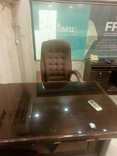 NEAR 26 STREET FURNISHED OFFICE FOR RENT MEZZANINE FLOOR 24/7 ACCESS