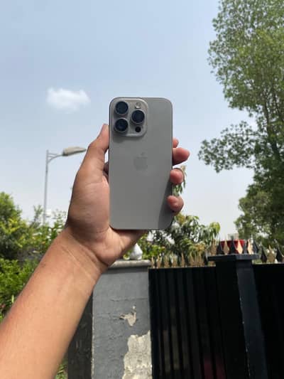 Apple iPhone 15 Pro