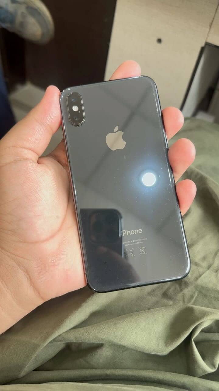 Apple iPhone X 3