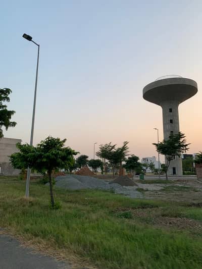 Prime Location Royal Palm City - Block M Residential Plot Sized 5 Marla Is Available