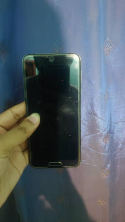 Sharp Aquos R2