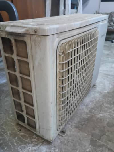 aoa Kenwood DC inverter for sale. 1 ton