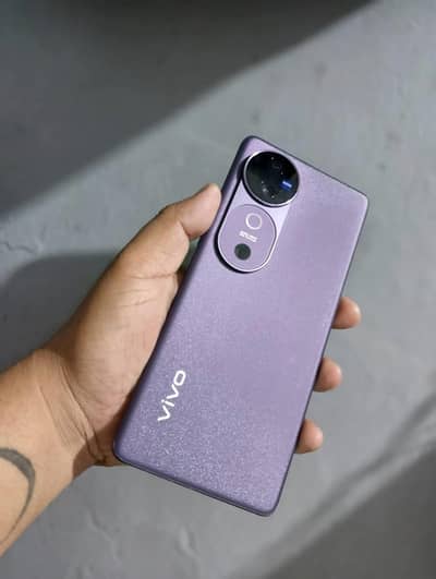 Vivo V40