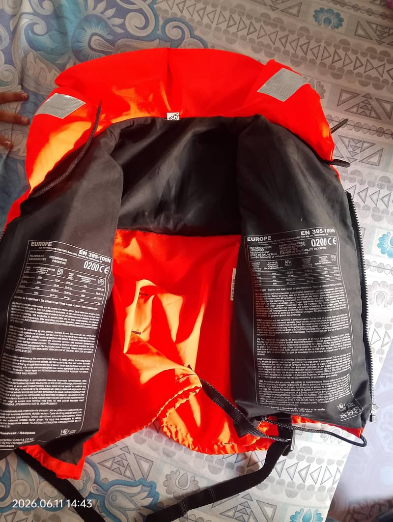 live jacket 3
