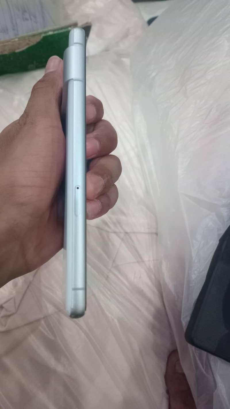 Google Pixel 7 4