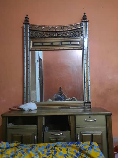 just drasing table Good condition