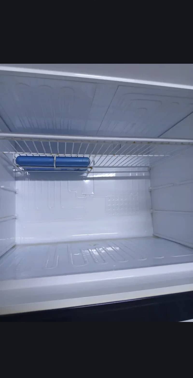 Well maintained fridge 1