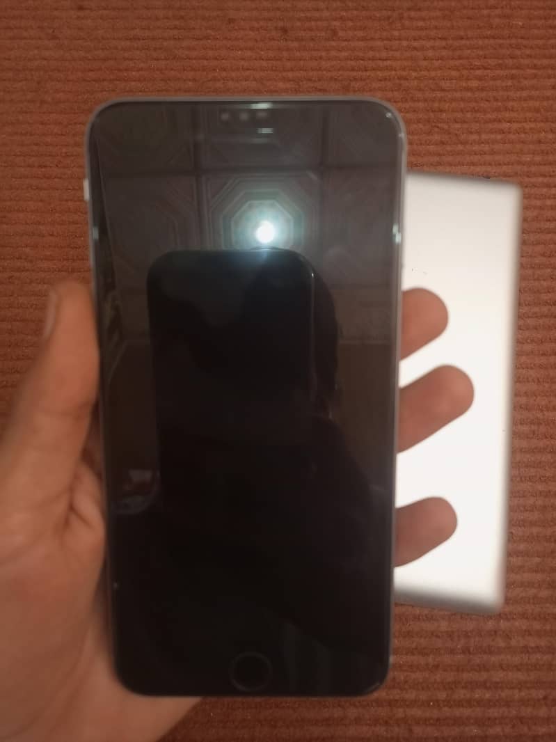 Apple iPhone 6 Plus 2