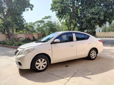Nissan Tiida 2012