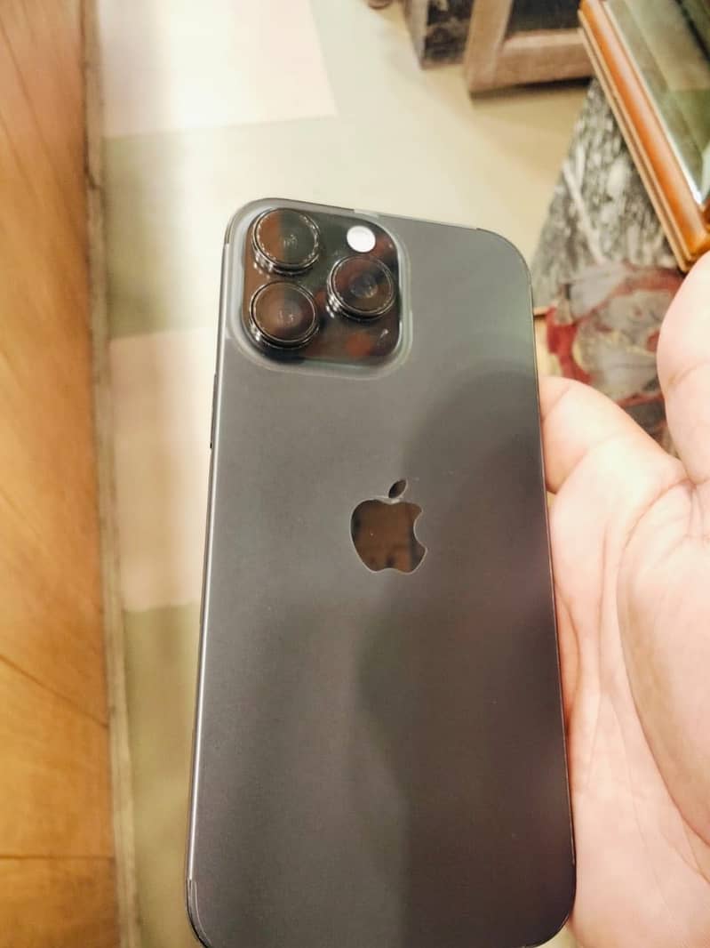 Apple iPhone 16 Pro Max 5