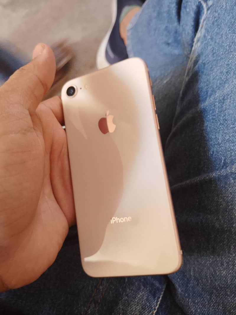 Apple iPhone 8 1