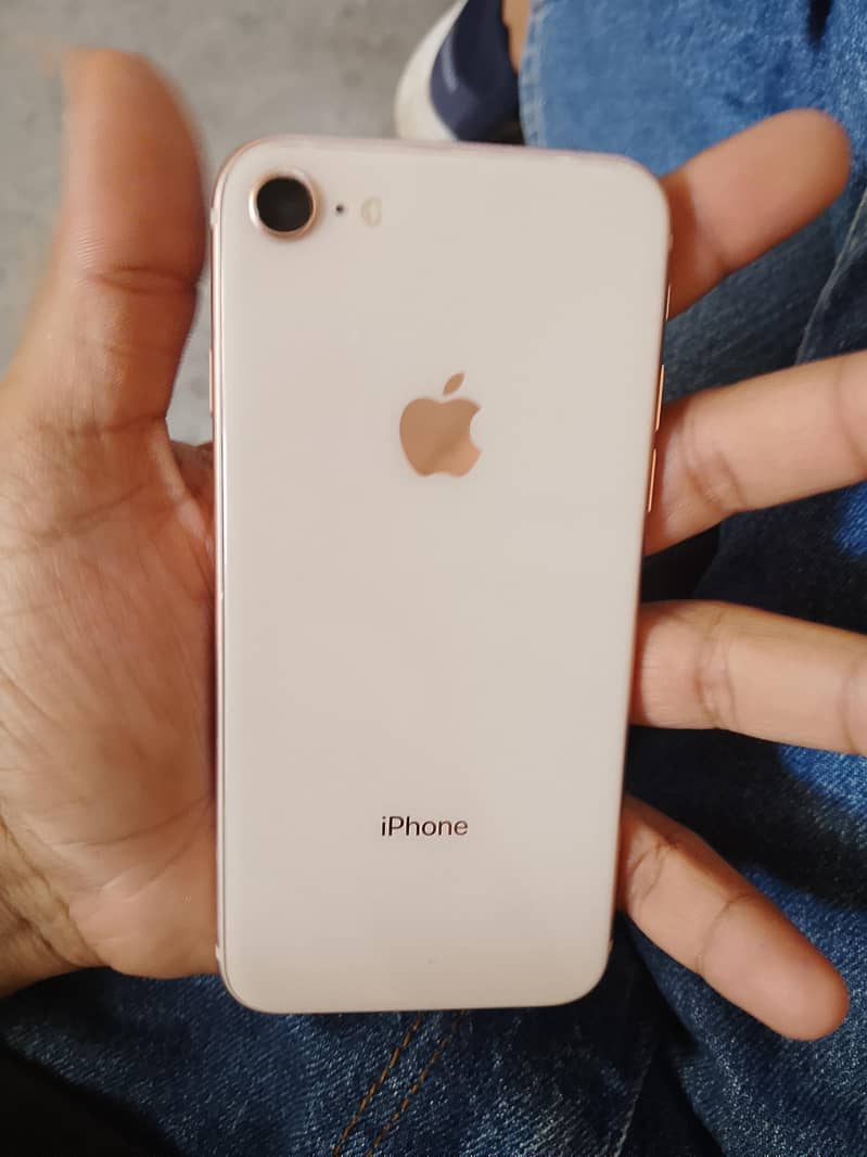 Apple iPhone 8 4