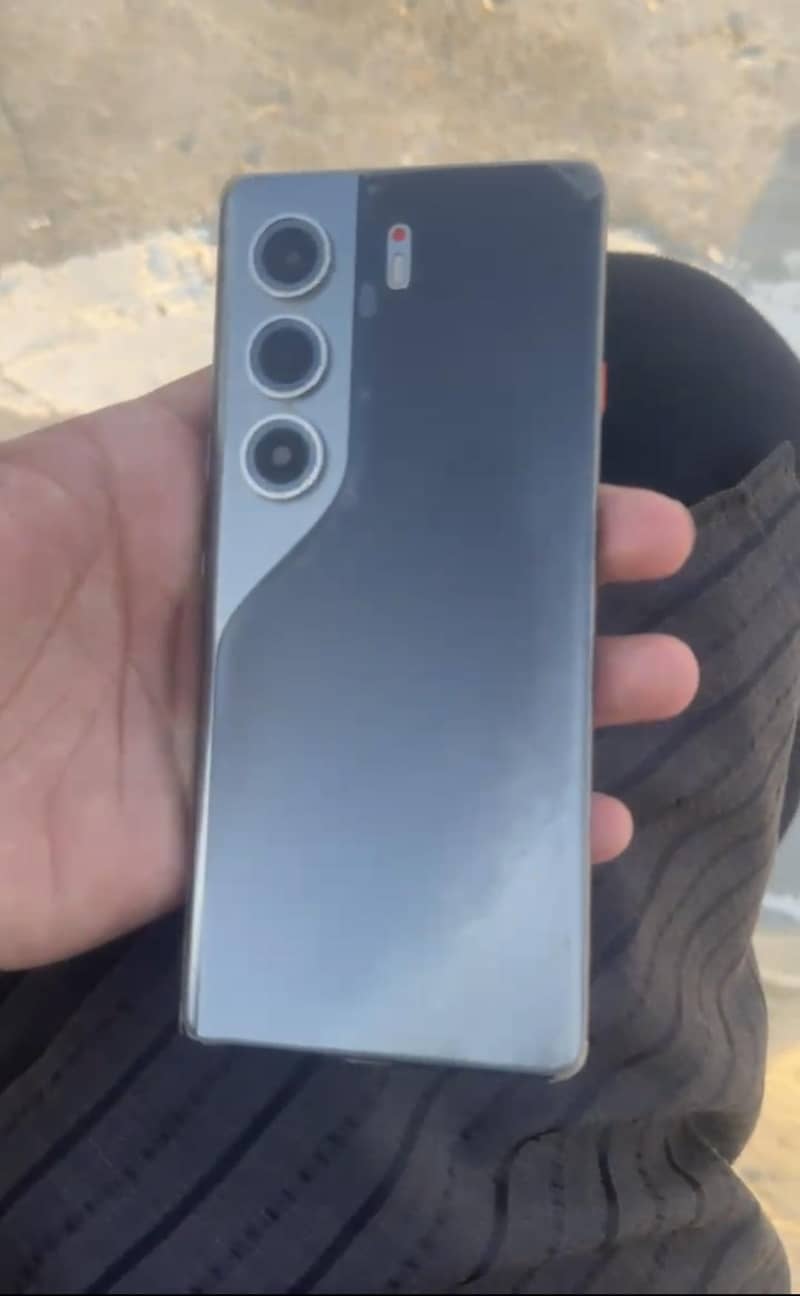 Tecno CAMON 40 Pro 2